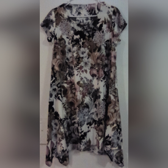 Wilde Summer Dress Size Large Floral Babydoll Style Cap Sleeves Very Pretty NWOT - Picture 1 of 5